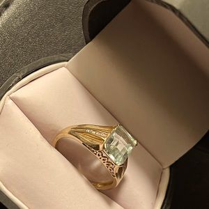 SOLD ✅SOLD SOLD  14K solid gold ring size 7 1/2